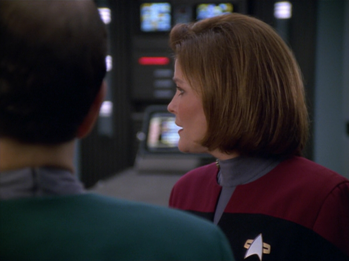 extant_StarTrek_VOY_5x19-TheFight_01191.jpg
