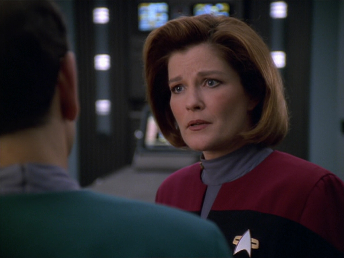 extant_StarTrek_VOY_5x19-TheFight_01193.jpg