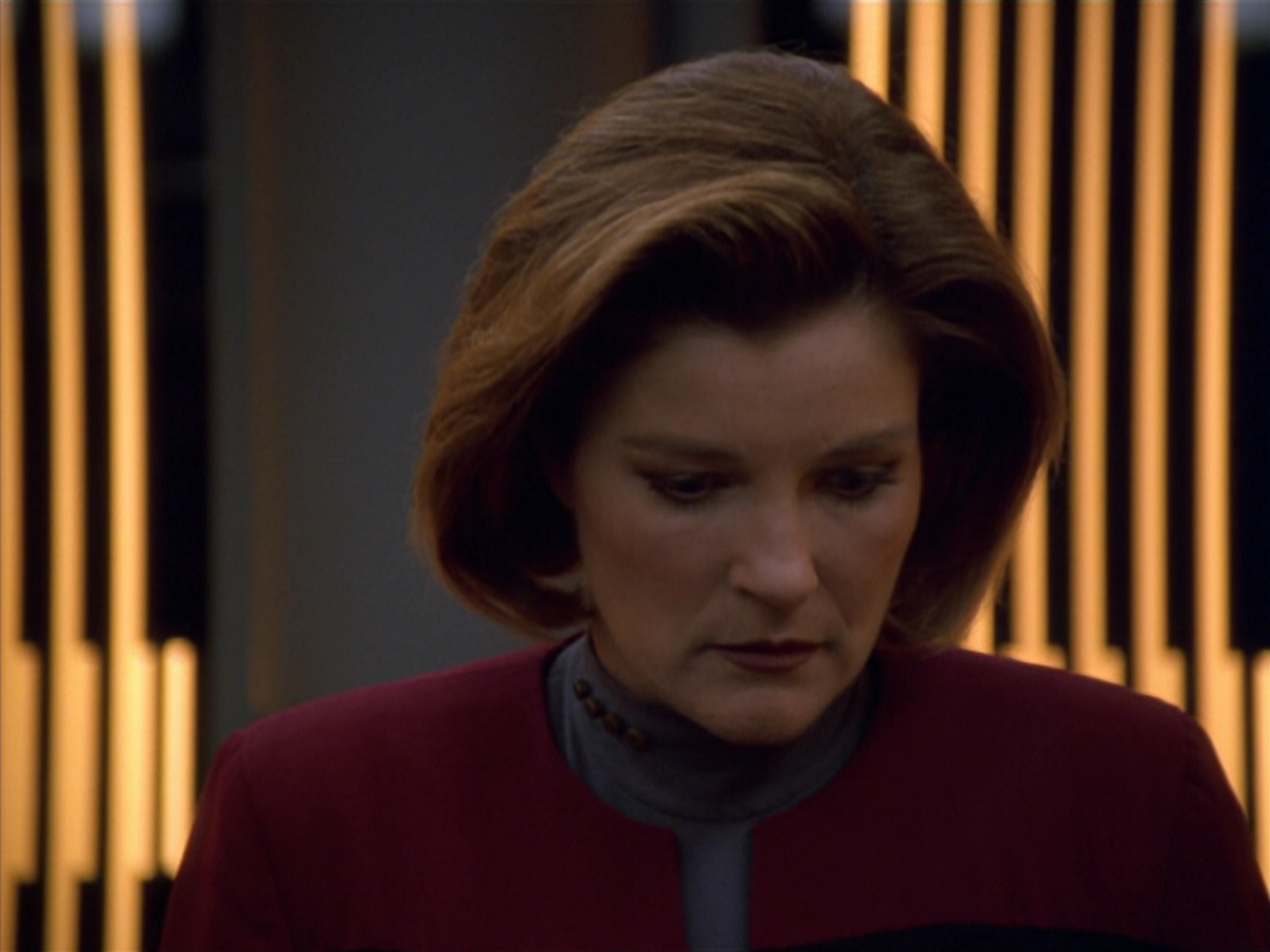 extant_StarTrek_VOY_5x19-TheFight_01224.jpg