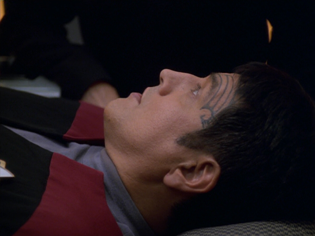 extant_StarTrek_VOY_5x19-TheFight_01232.jpg