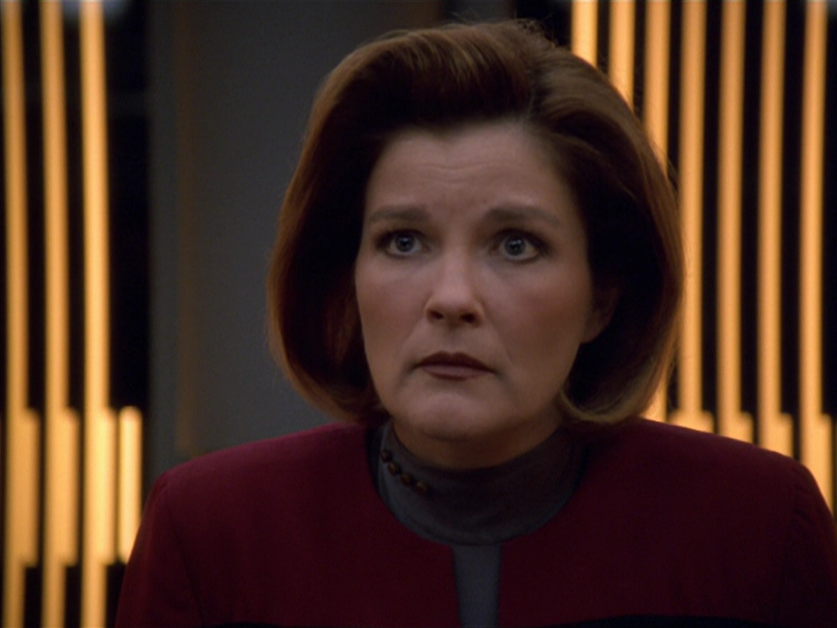 extant_StarTrek_VOY_5x19-TheFight_01235.jpg