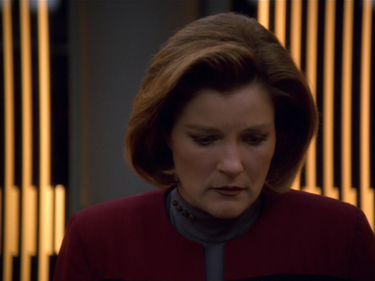extant_StarTrek_VOY_5x19-TheFight_01245.jpg