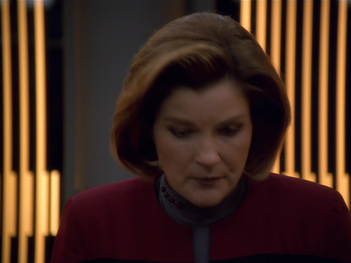 extant_StarTrek_VOY_5x19-TheFight_01251.jpg