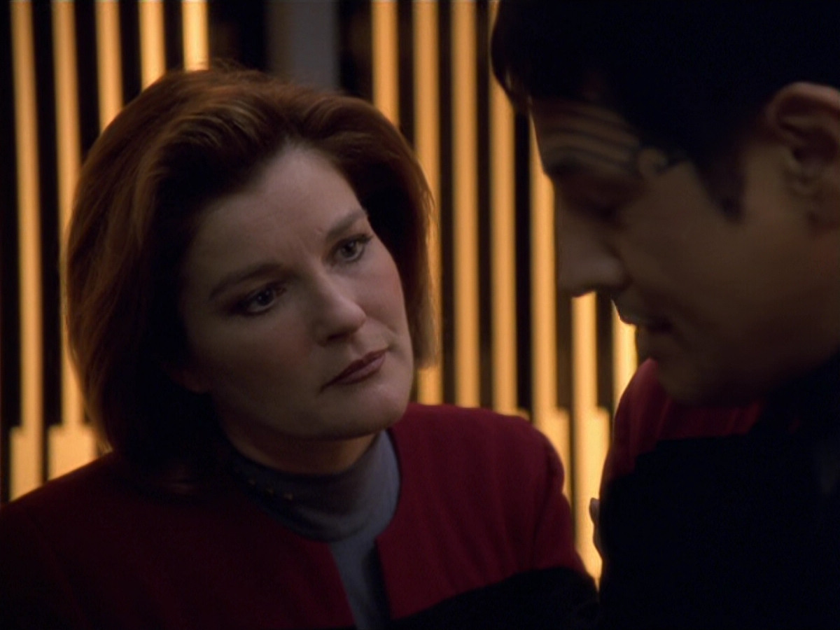 extant_StarTrek_VOY_5x19-TheFight_01292.jpg