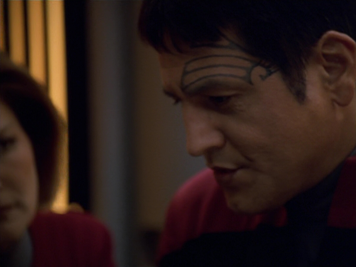 extant_StarTrek_VOY_5x19-TheFight_01300.jpg