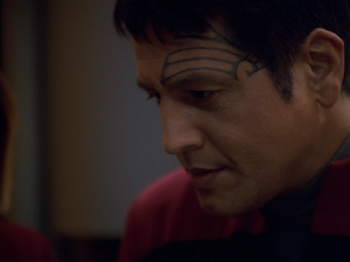 extant_StarTrek_VOY_5x19-TheFight_01303.jpg