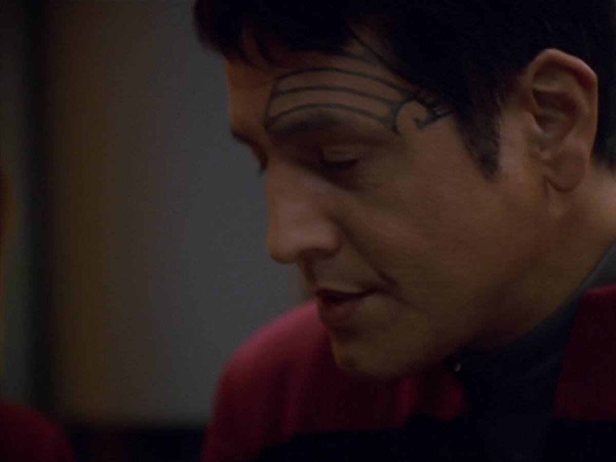 extant_StarTrek_VOY_5x19-TheFight_01304.jpg