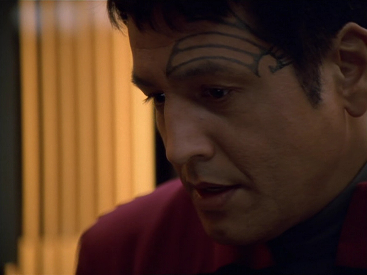 extant_StarTrek_VOY_5x19-TheFight_01310.jpg