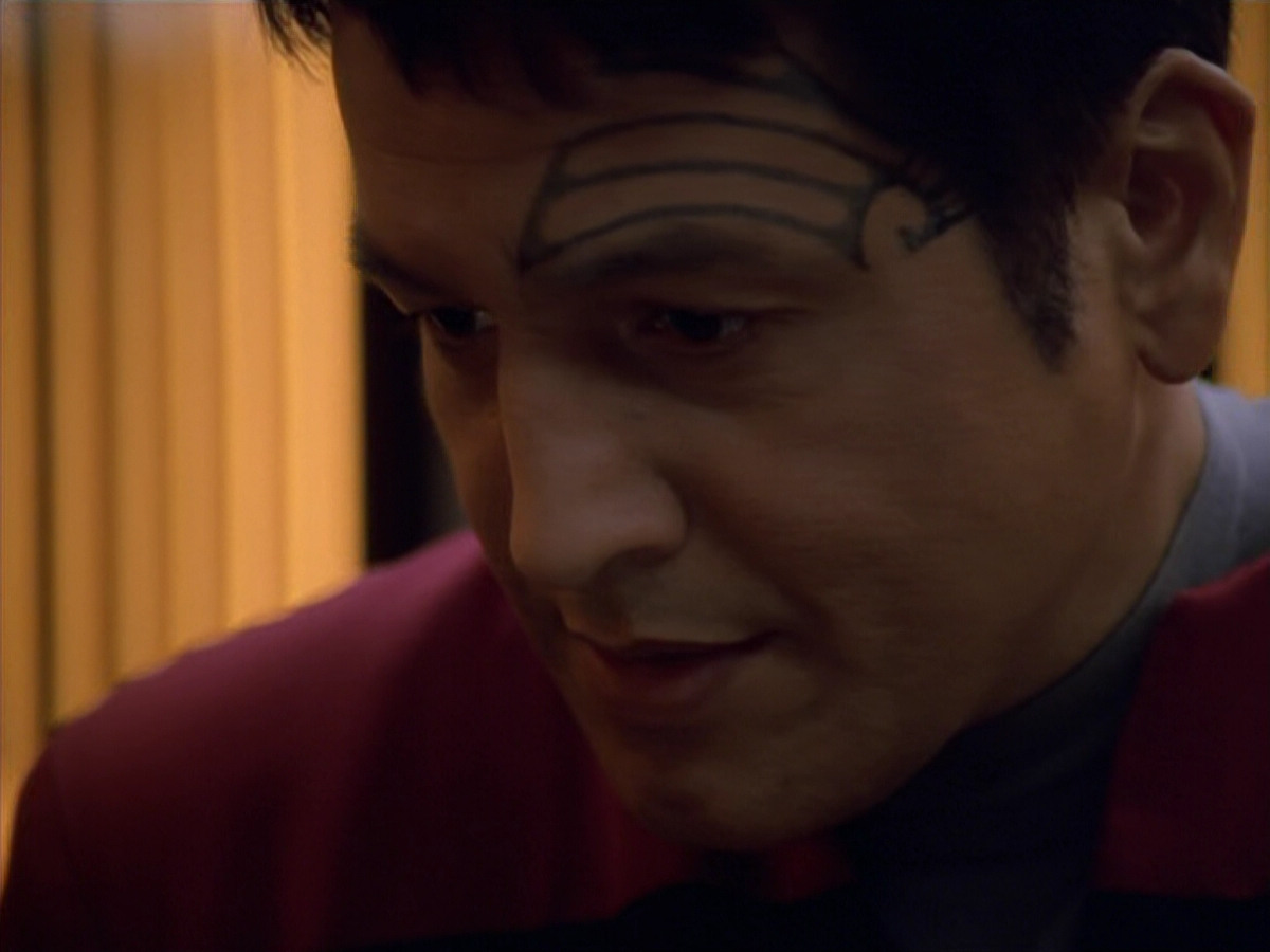 extant_StarTrek_VOY_5x19-TheFight_01317.jpg