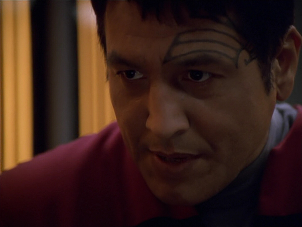 extant_StarTrek_VOY_5x19-TheFight_01326.jpg