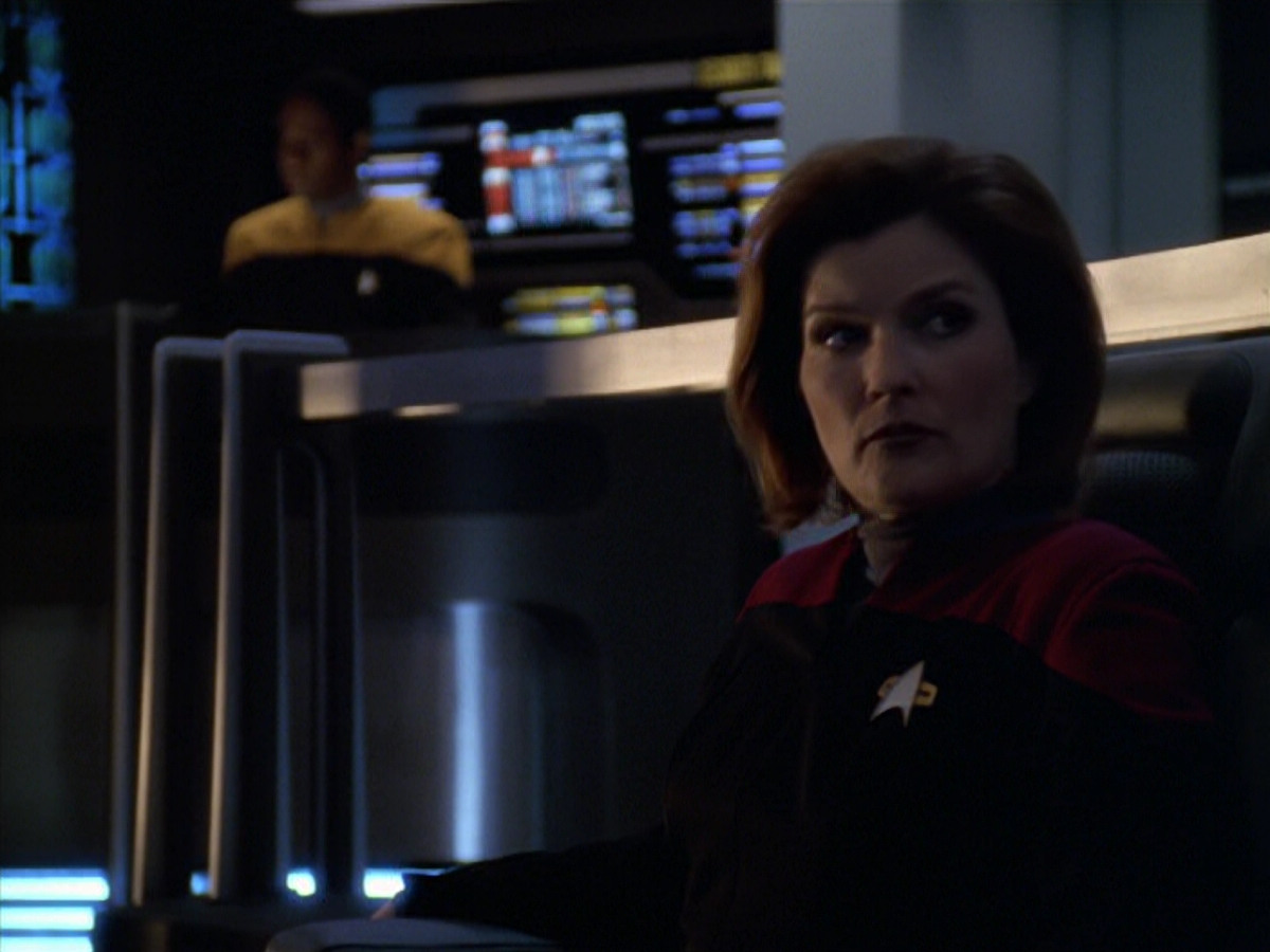 extant_StarTrek_VOY_5x19-TheFight_01363.jpg