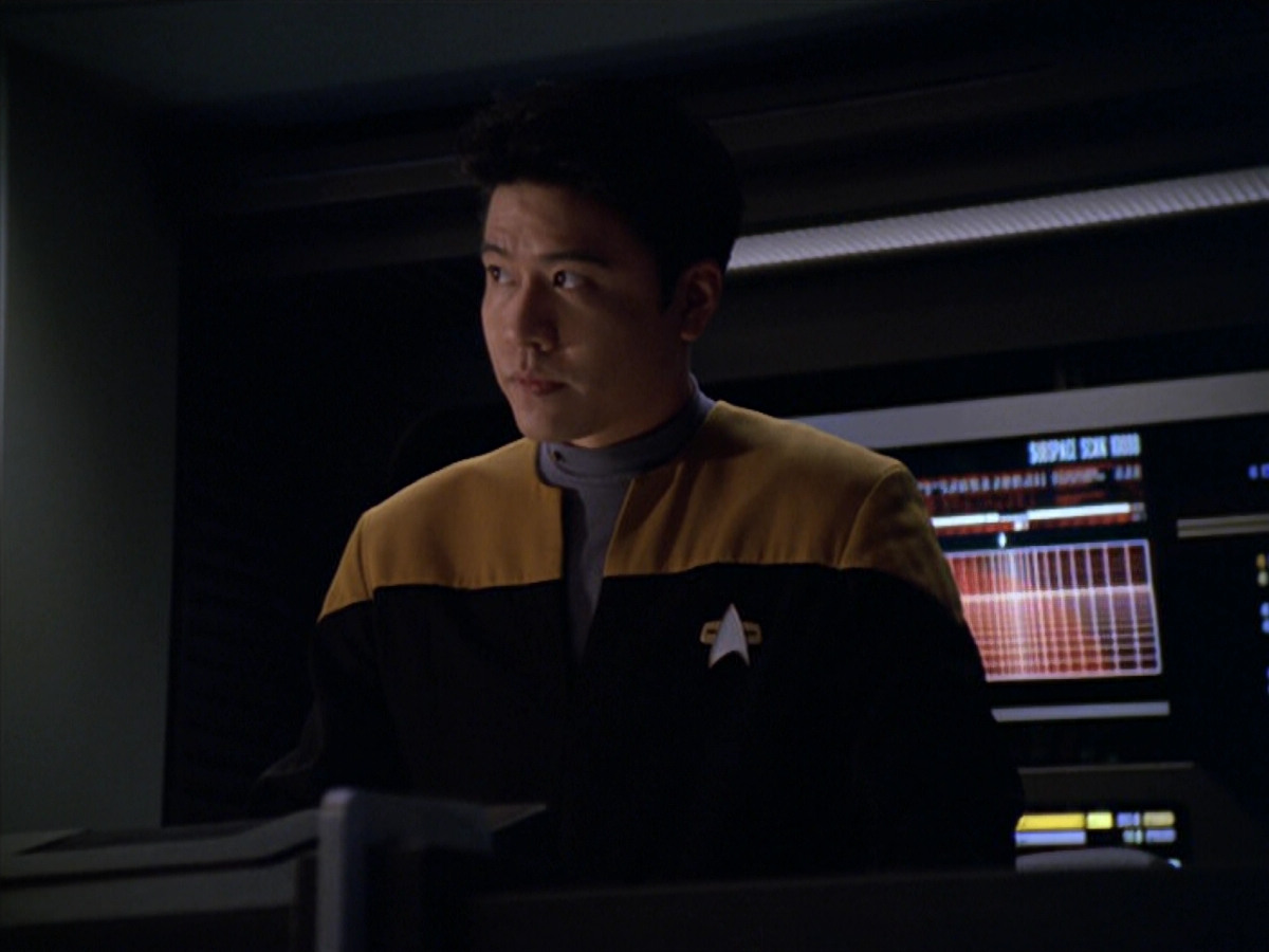 extant_StarTrek_VOY_5x19-TheFight_01364.jpg