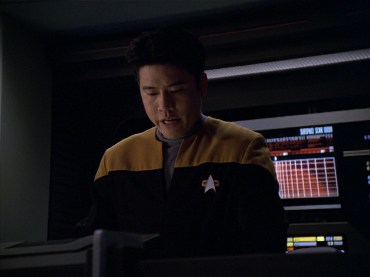 extant_StarTrek_VOY_5x19-TheFight_01366.jpg