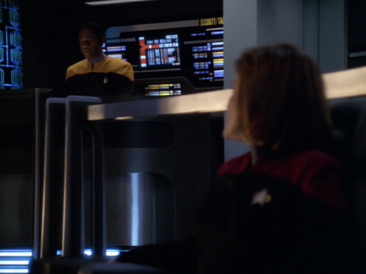 extant_StarTrek_VOY_5x19-TheFight_01375.jpg