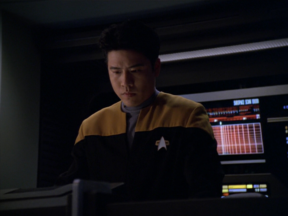 extant_StarTrek_VOY_5x19-TheFight_01380.jpg