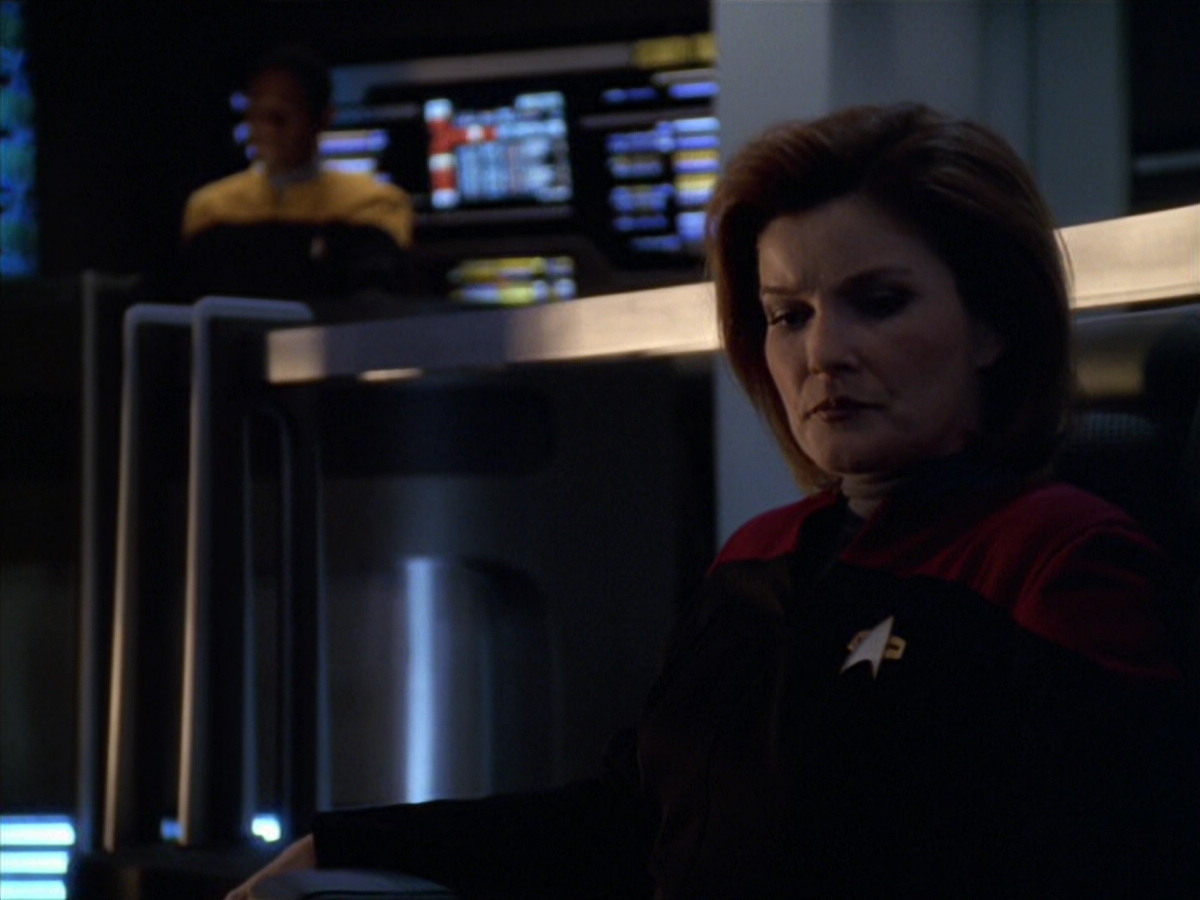 extant_StarTrek_VOY_5x19-TheFight_01397.jpg