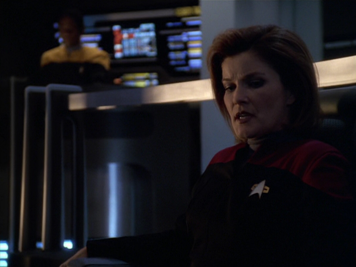 extant_StarTrek_VOY_5x19-TheFight_01399.jpg