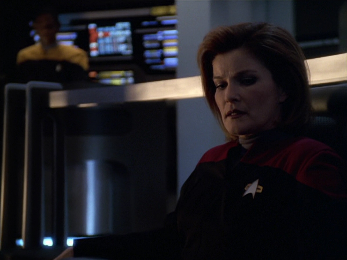 extant_StarTrek_VOY_5x19-TheFight_01401.jpg