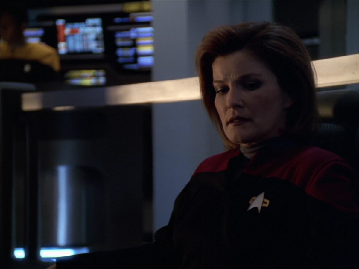 extant_StarTrek_VOY_5x19-TheFight_01403.jpg