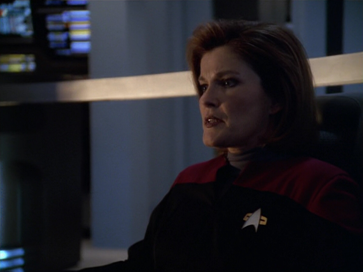 extant_StarTrek_VOY_5x19-TheFight_01407.jpg