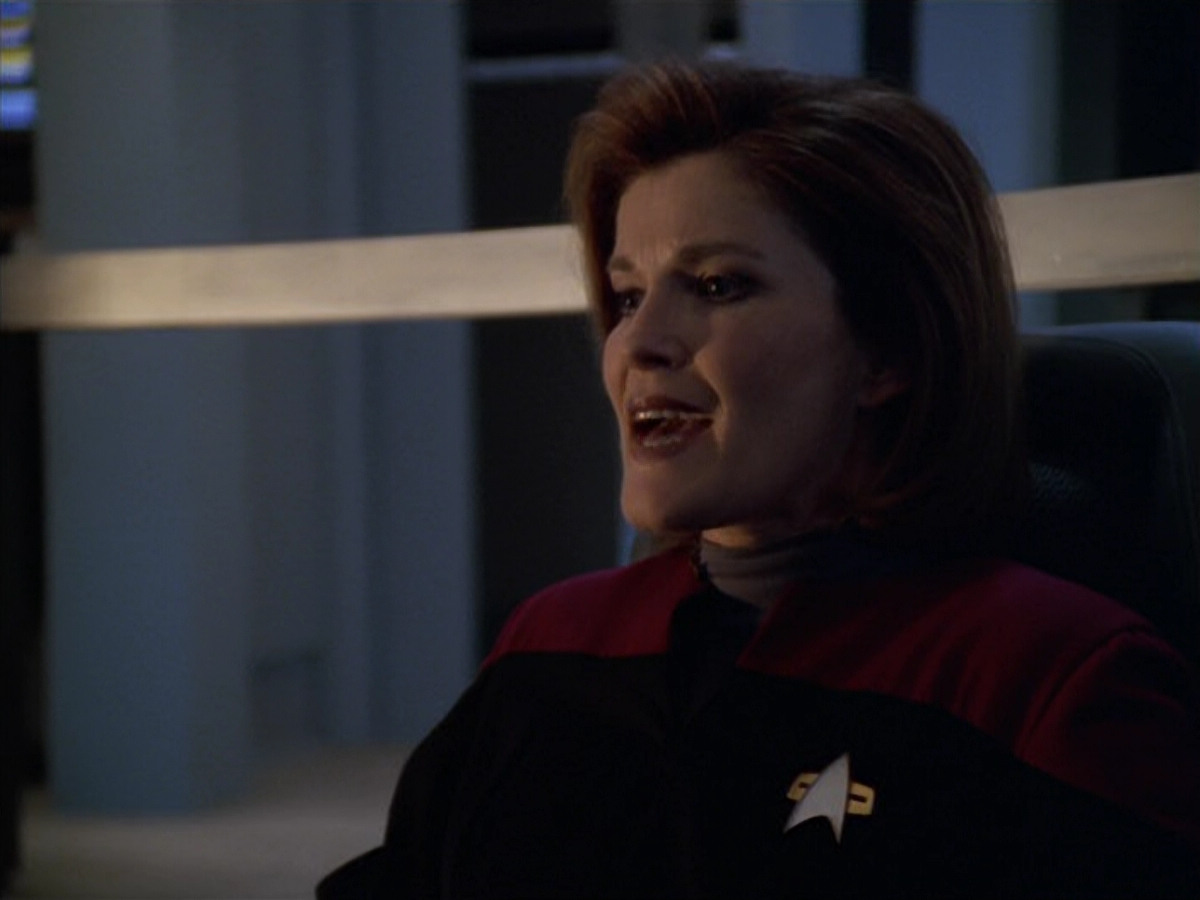 extant_StarTrek_VOY_5x19-TheFight_01410.jpg