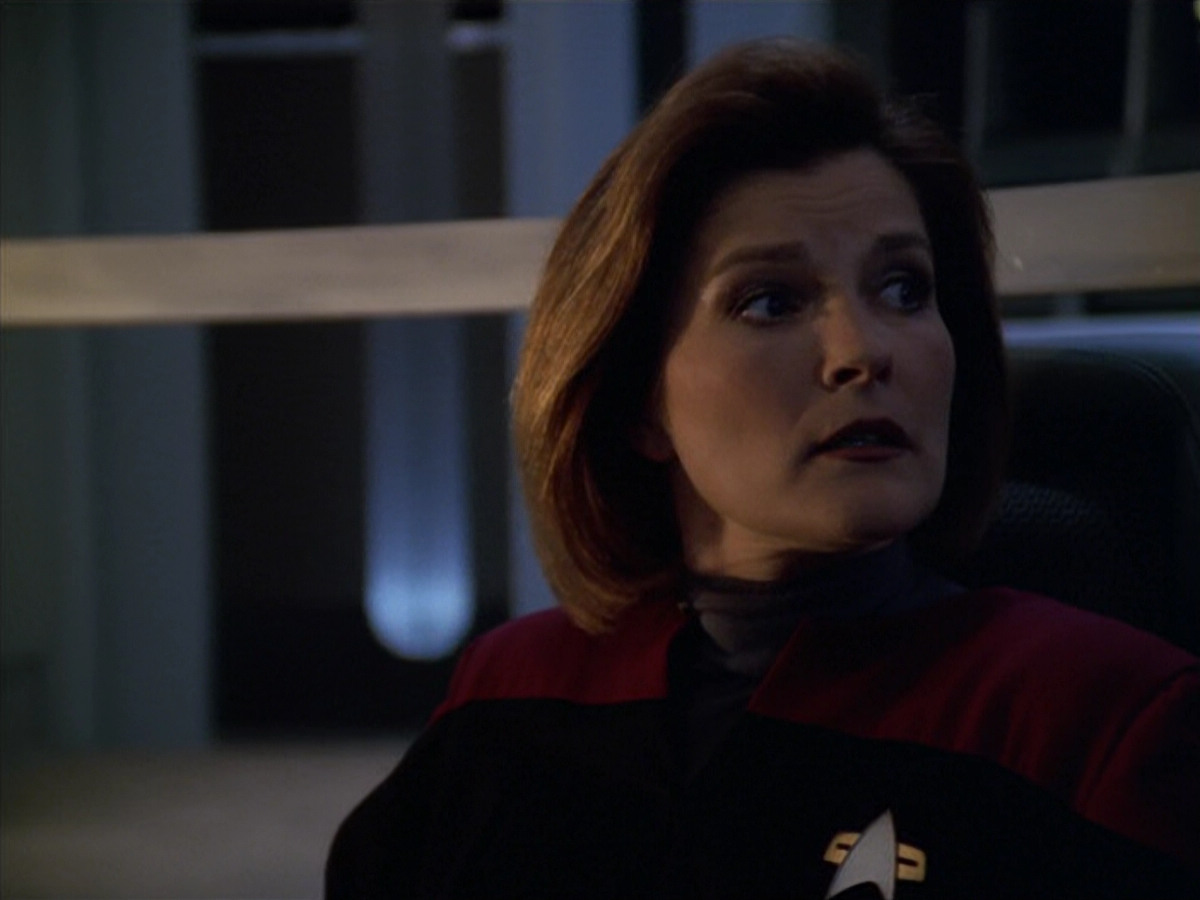 extant_StarTrek_VOY_5x19-TheFight_01413.jpg