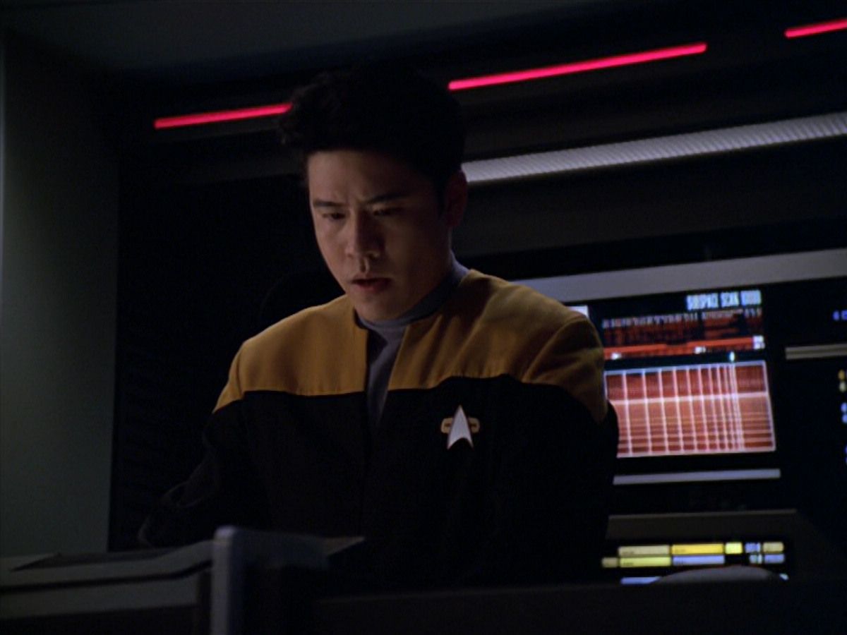 extant_StarTrek_VOY_5x19-TheFight_01414.jpg