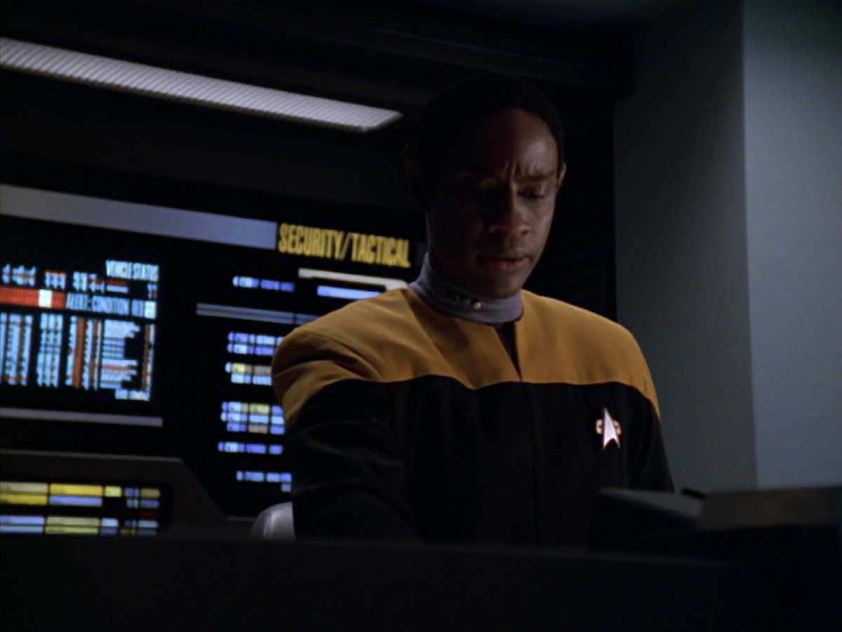 extant_StarTrek_VOY_5x19-TheFight_01418.jpg