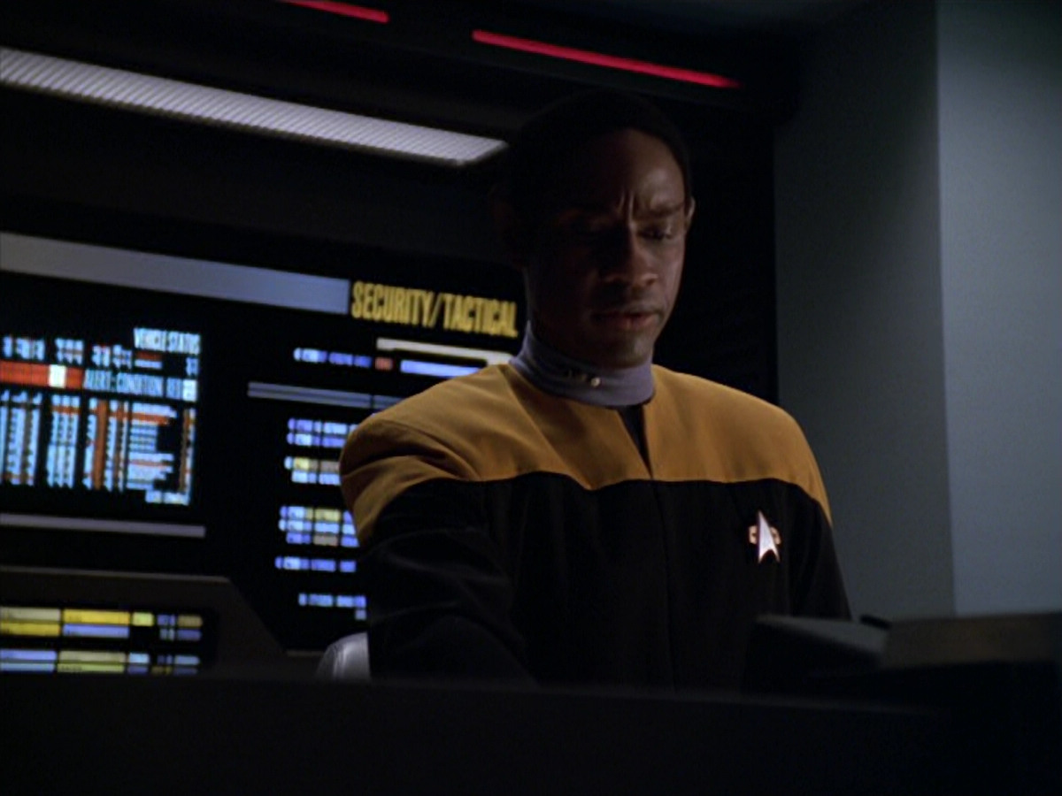 extant_StarTrek_VOY_5x19-TheFight_01419.jpg