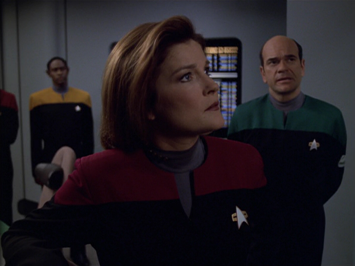 extant_StarTrek_VOY_5x19-TheFight_01471.jpg