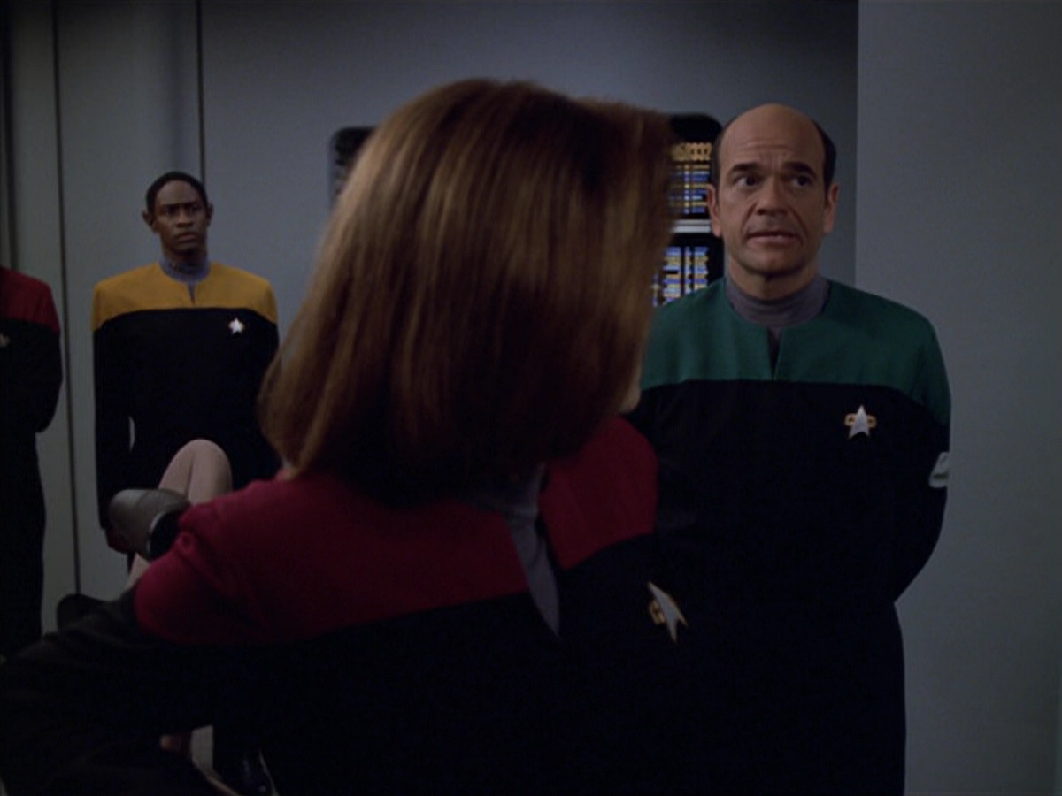 extant_StarTrek_VOY_5x19-TheFight_01477.jpg