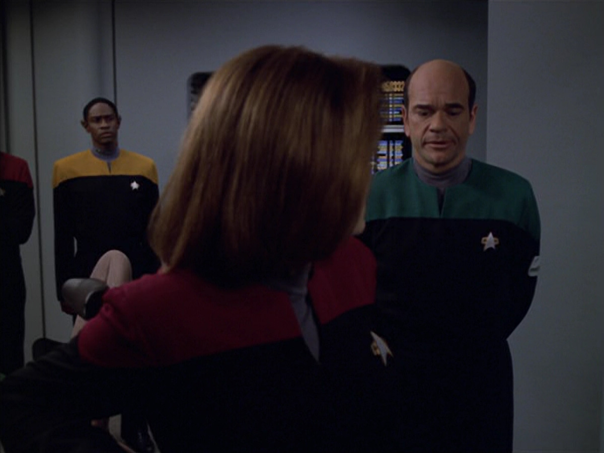 extant_StarTrek_VOY_5x19-TheFight_01479.jpg