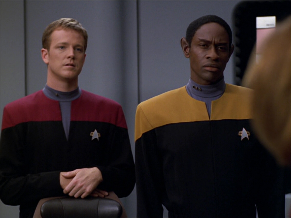 extant_StarTrek_VOY_5x19-TheFight_01503.jpg
