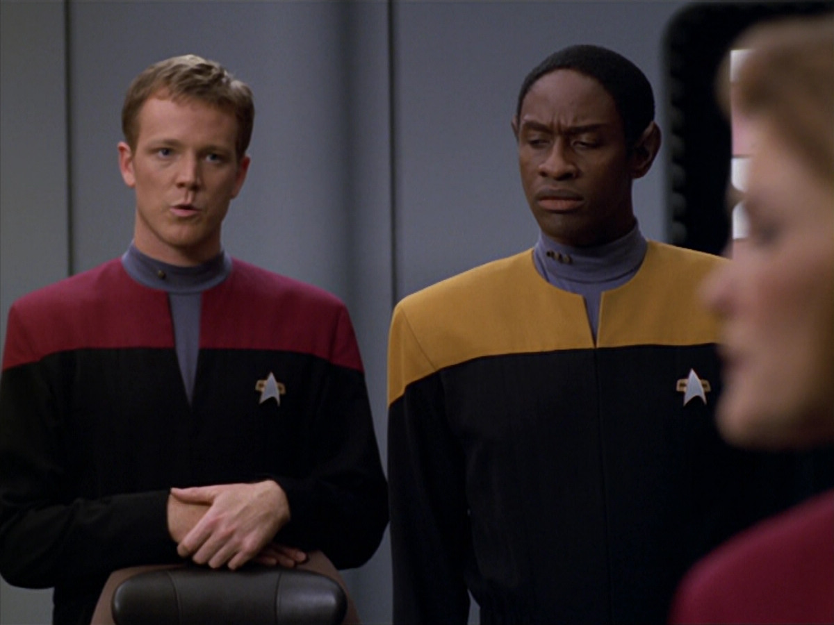 extant_StarTrek_VOY_5x19-TheFight_01508.jpg