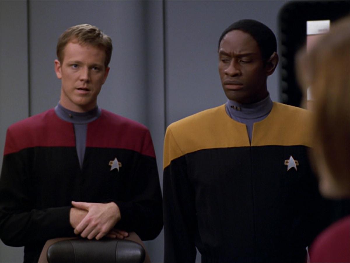 extant_StarTrek_VOY_5x19-TheFight_01509.jpg