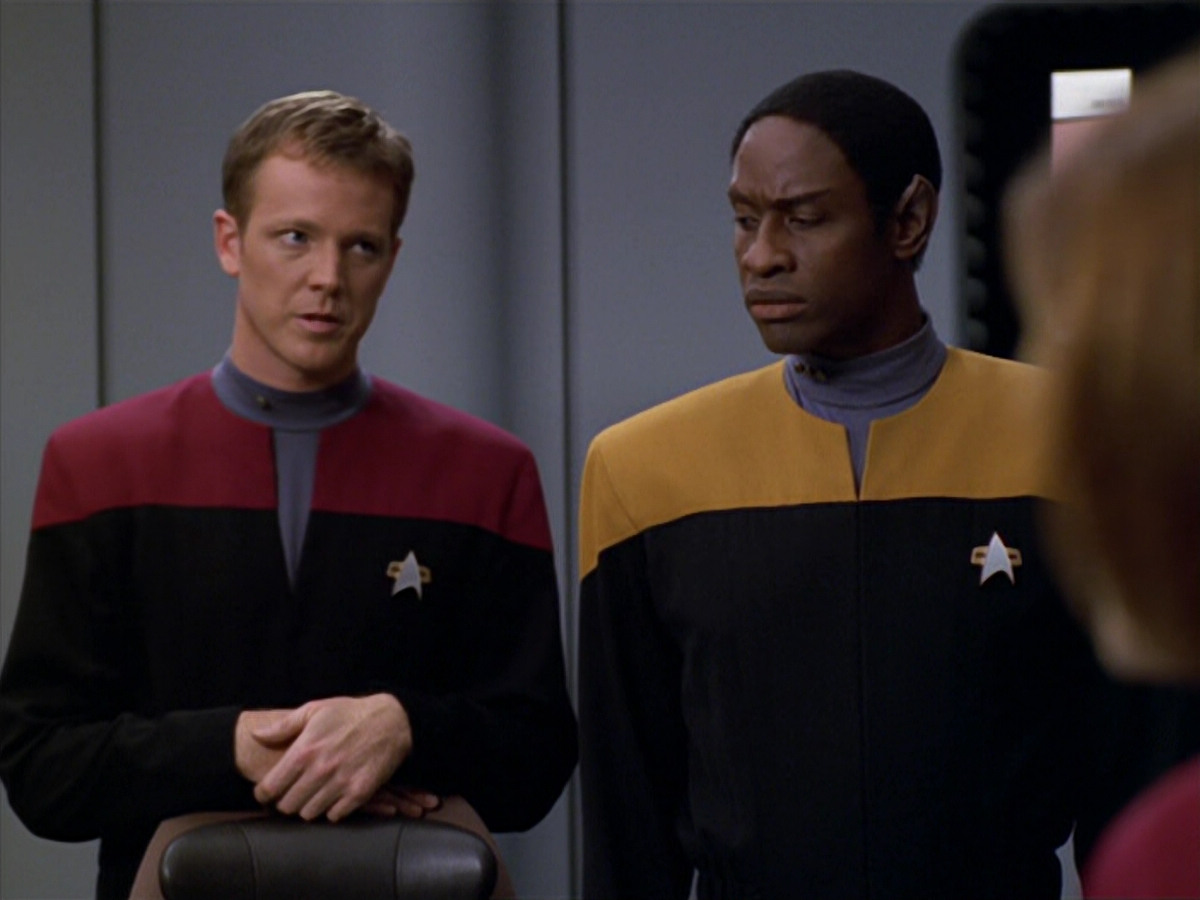 extant_StarTrek_VOY_5x19-TheFight_01510.jpg