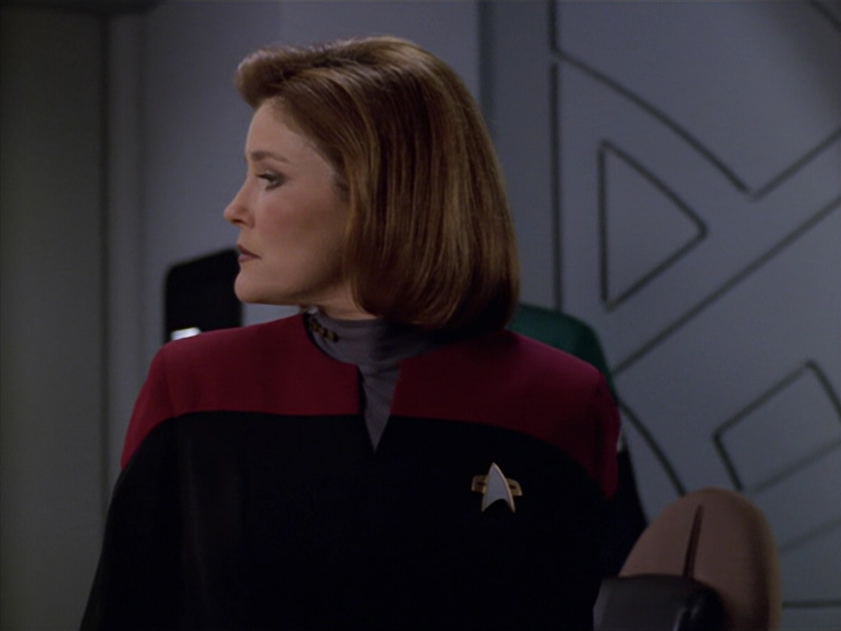 extant_StarTrek_VOY_5x19-TheFight_01514.jpg