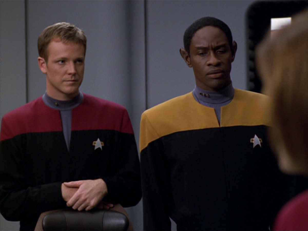 extant_StarTrek_VOY_5x19-TheFight_01517.jpg