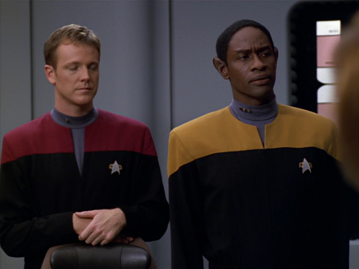 extant_StarTrek_VOY_5x19-TheFight_01520.jpg