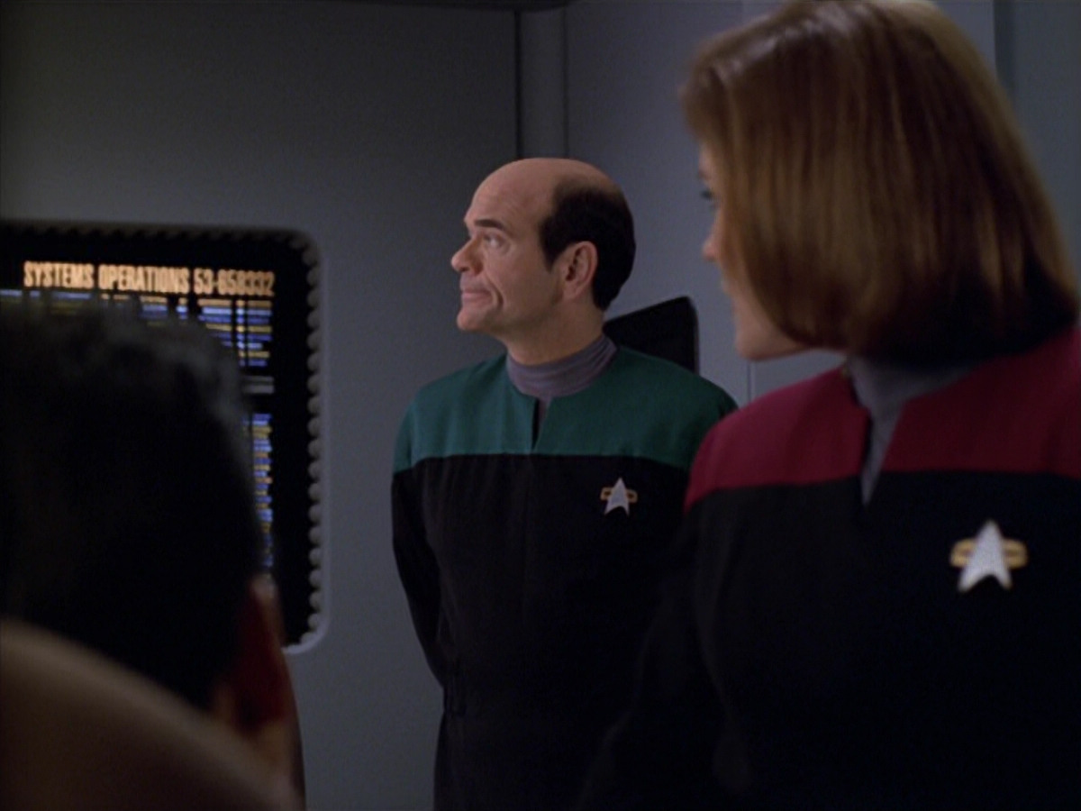 extant_StarTrek_VOY_5x19-TheFight_01522.jpg