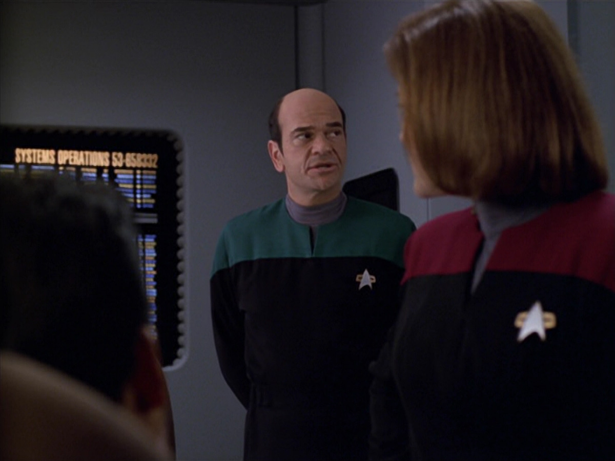 extant_StarTrek_VOY_5x19-TheFight_01525.jpg