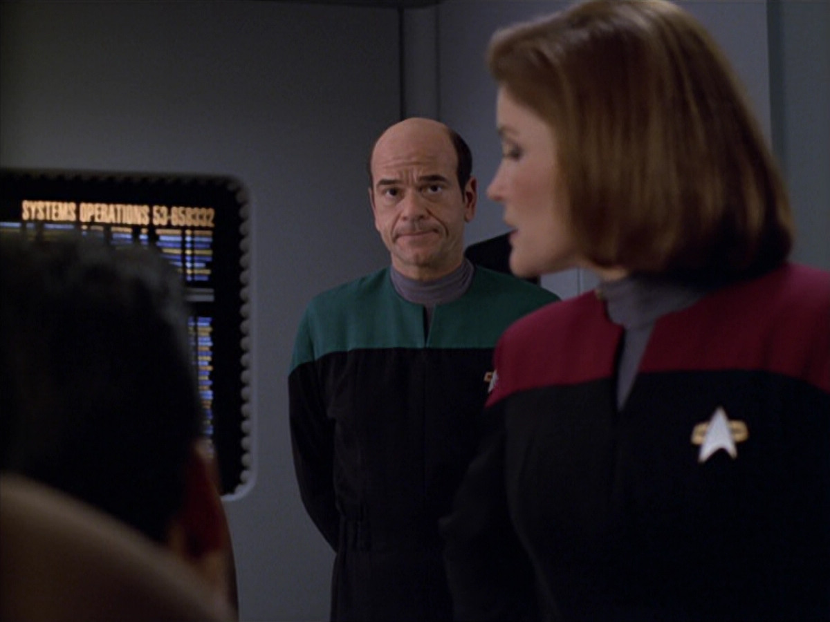 extant_StarTrek_VOY_5x19-TheFight_01530.jpg