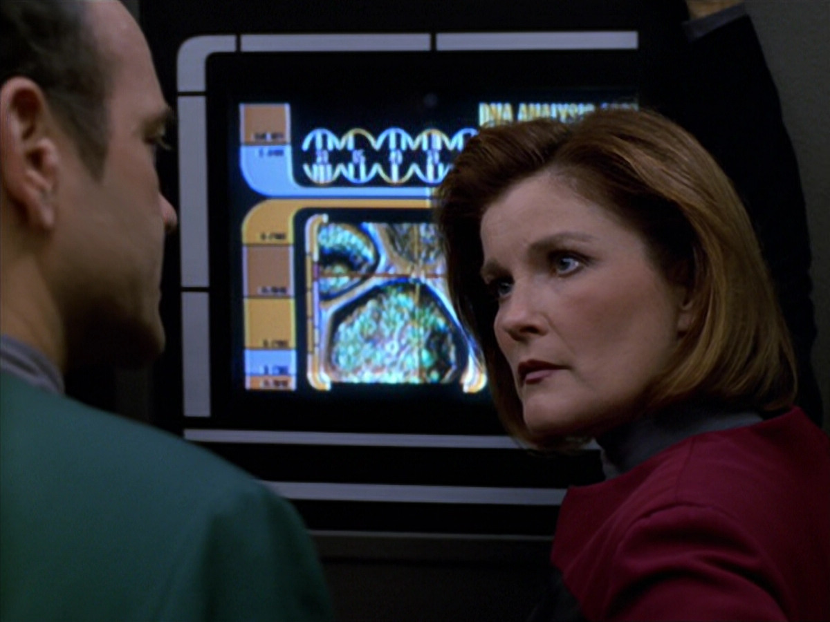 extant_StarTrek_VOY_5x19-TheFight_01548.jpg