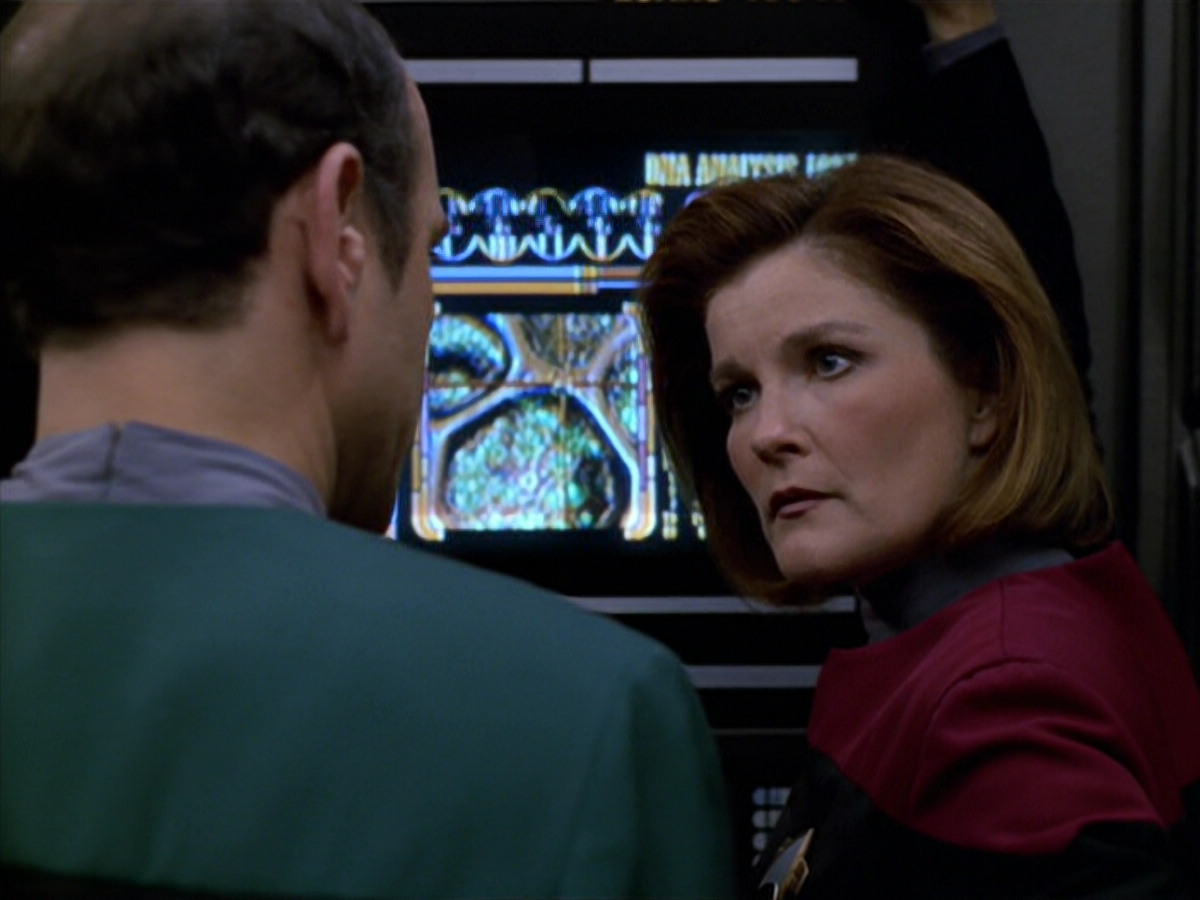 extant_StarTrek_VOY_5x19-TheFight_01551.jpg