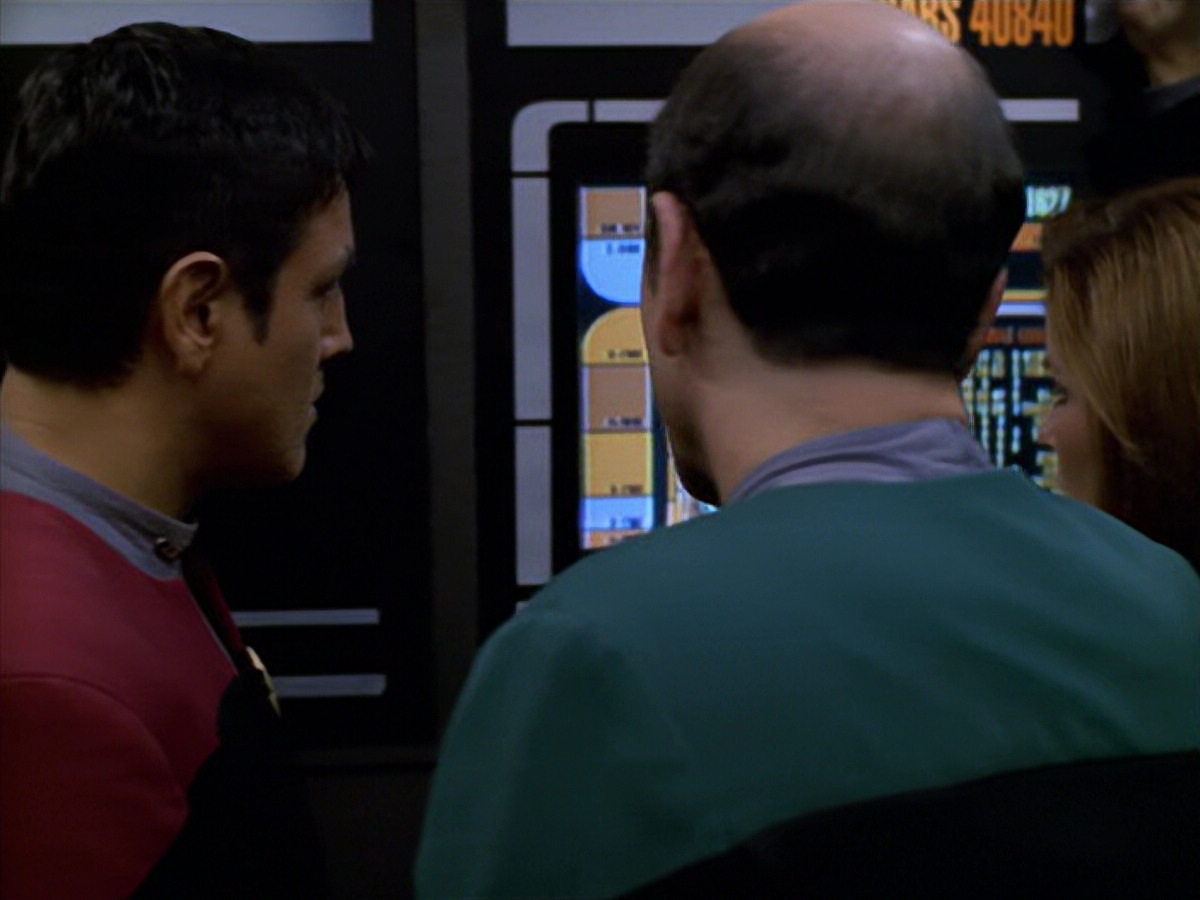 extant_StarTrek_VOY_5x19-TheFight_01555.jpg