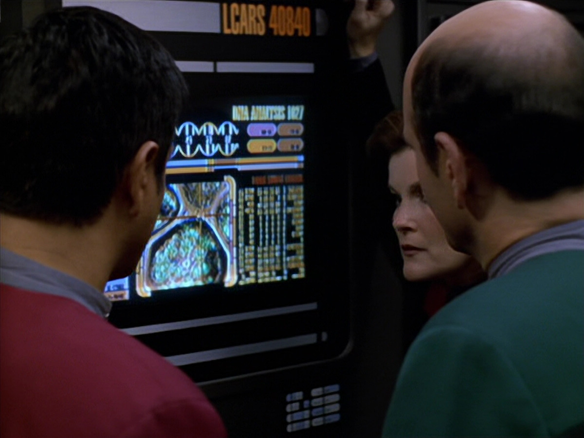 extant_StarTrek_VOY_5x19-TheFight_01561.jpg