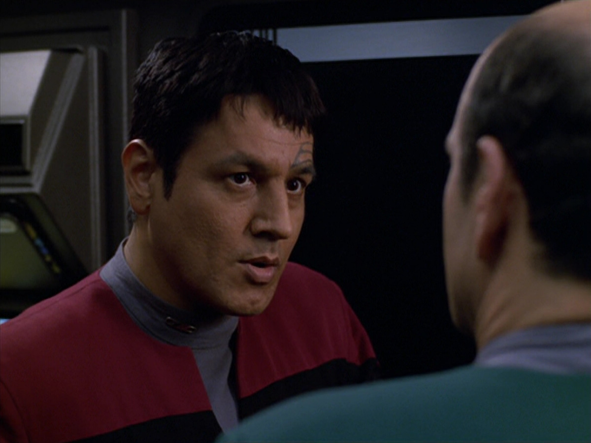 extant_StarTrek_VOY_5x19-TheFight_01619.jpg