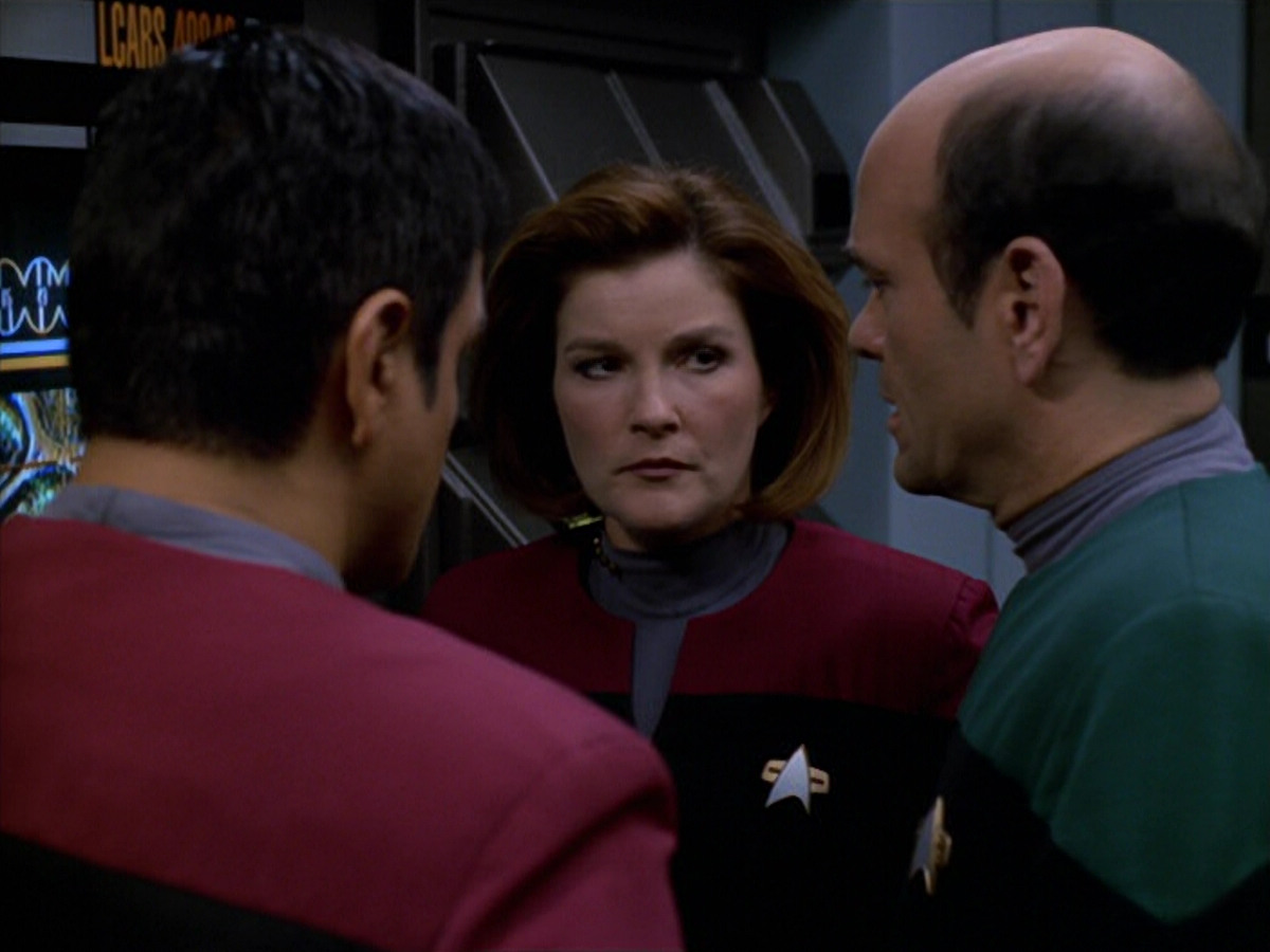 extant_StarTrek_VOY_5x19-TheFight_01625.jpg