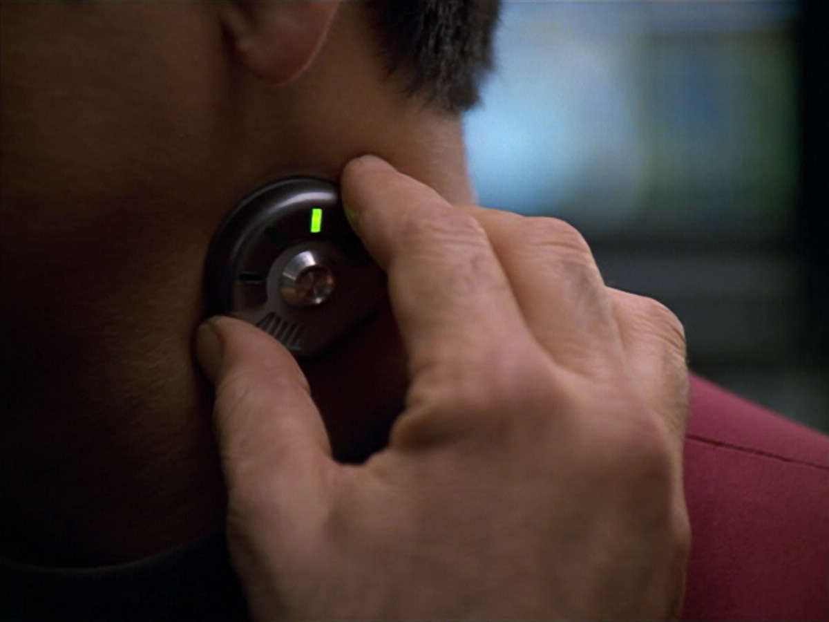 extant_StarTrek_VOY_5x19-TheFight_01643.jpg
