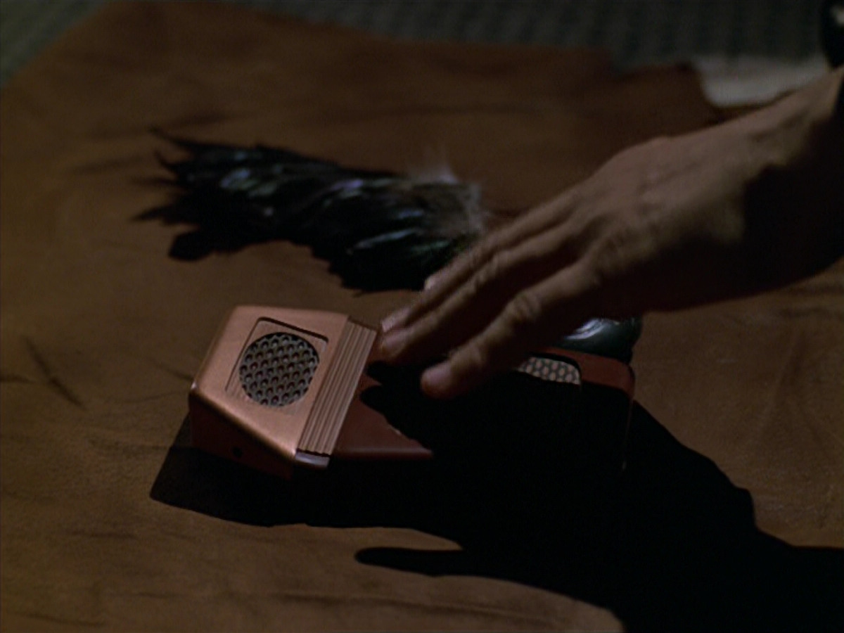 extant_StarTrek_VOY_5x19-TheFight_01647.jpg
